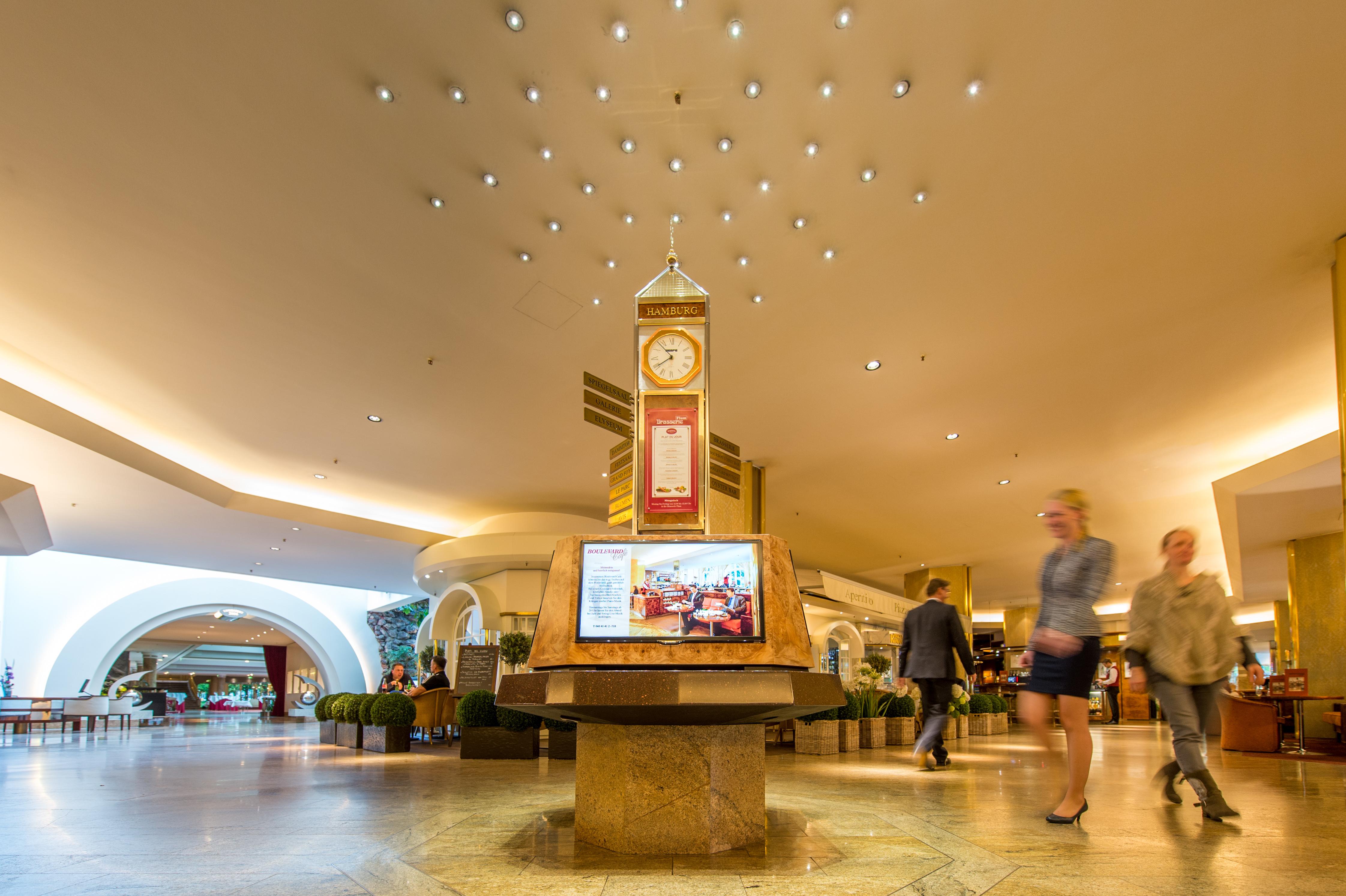 Grand Elysee Хамбург Екстериор снимка The lobby of the hotel